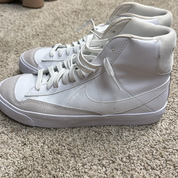 Nike white high tops new without tags size 6.5 y 8 women’s - Picture 9 of 9